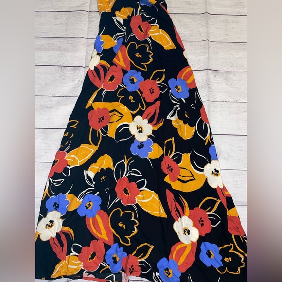 Women's Lush Black Floral Dress - Picture 4 of 6